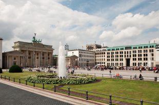Neues Premium-Office Center ...nur 35 Schritte vom Brandenburger Tor entfernt