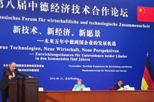 Wolfgang Frey auf dem Deutsch-Chinesischen Forum mit Angela Merkel und Li Keqiang