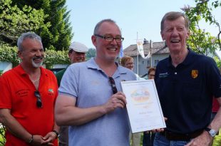 Walter Röhrl erhält Ehrenmitgliedschaft des FIAT 850 e.V.